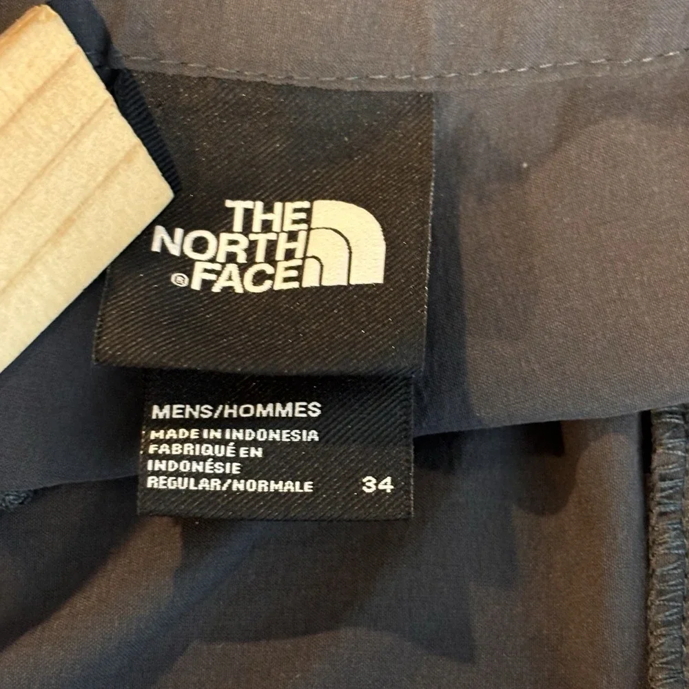 The north Face Men's Grey Hiking Shorts Size 34 Outdoors Lightweight Pockets